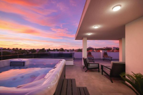 Leonardo Luxury Residence 2 Penthouse with jacuzzi